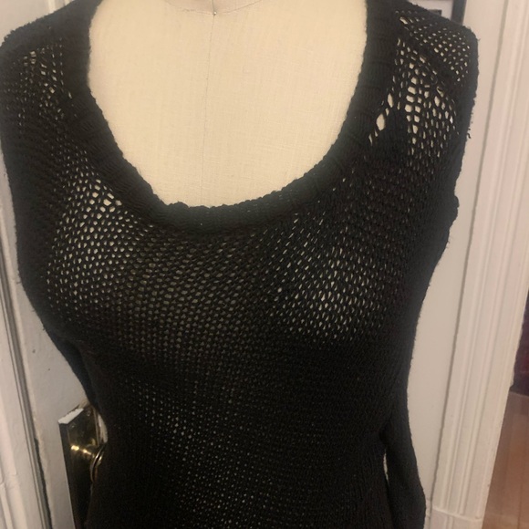 Elegant Black Knit Sweater - Picture 4 of 9